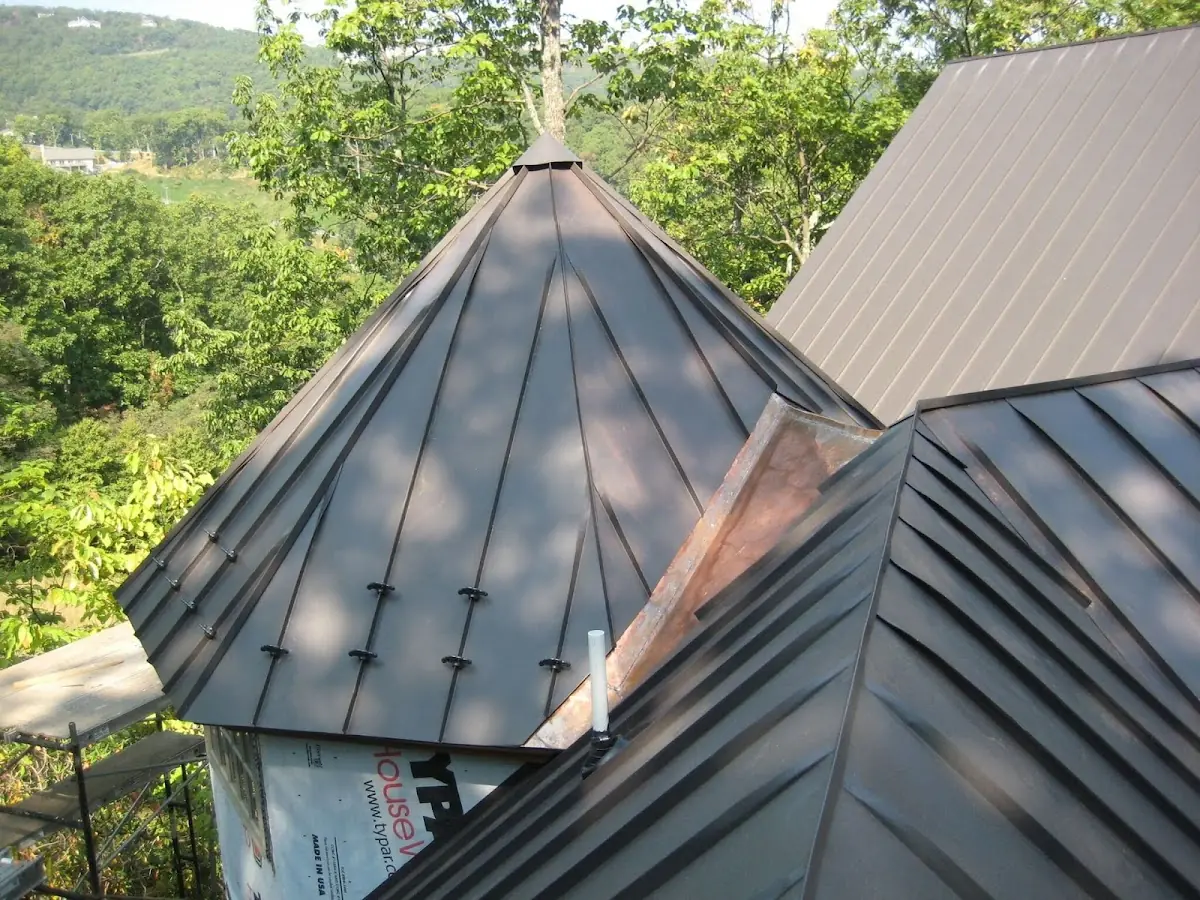 Professional Gutter Cleaning by Craftsman Roofing in Spanish Flat